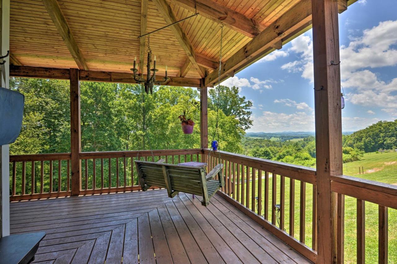 Villa Charming Galax Retreat With Wraparound Deck! Esterno foto